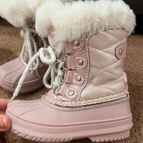 Bundle of 2 Girls Winter and Rain Boots Size 6 London Fog and Carters - Picture 2 of 10